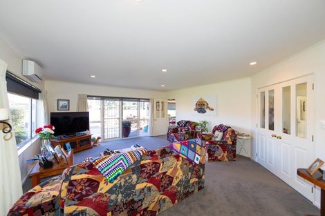 Photo of property in 33 Kensington Drive, Taradale, Napier, 4112