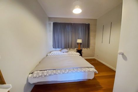 Photo of property in 198 Nevay Road, Karaka Bays, Wellington, 6022