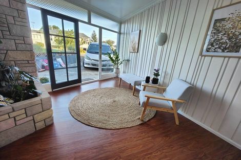 Photo of property in 8 Adams Place, Te Kamo, Whangarei, 0112