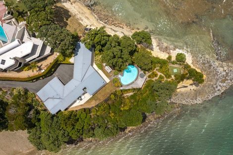 Photo of property in 62 Sharon Road, Waiake, Auckland, 0630