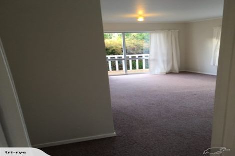 Photo of property in 2/13 Dolbear Street, Titirangi, Auckland, 0604