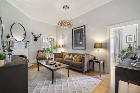 Photo of property in 15 North Avenue, Narrow Neck, Auckland, 0624