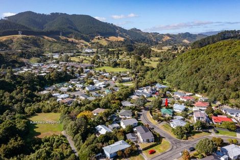 Photo of property in 4 Brazier Grove, Paraparaumu, 5032