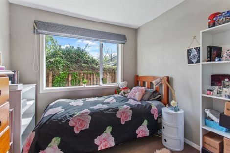 Photo of property in 62 Farquhars Road, Redwood, Christchurch, 8051