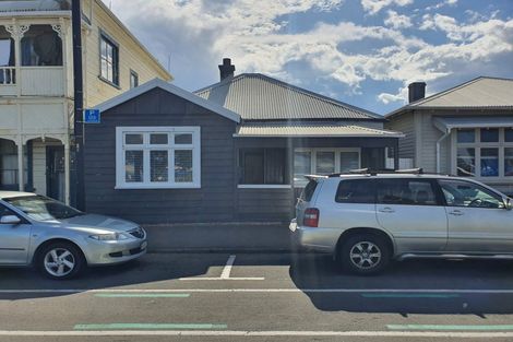 Photo of property in 337 Marine Parade, Napier South, Napier, 4110