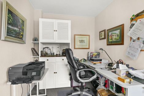 Photo of property in Landscape Apartments, 123-125 Austin Street, Mount Victoria, Wellington, 6011