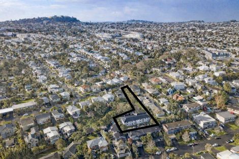 Photo of property in 2/46 School Road, Morningside, Auckland, 1021