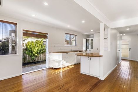 Photo of property in 94 Tripoli Road, Panmure, Auckland, 1072
