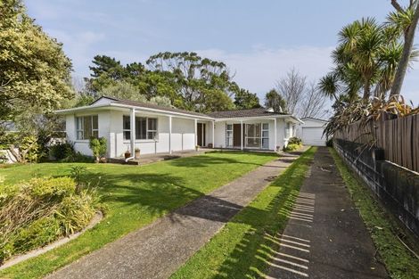 Photo of property in 20 Mayfair Place, Westown, New Plymouth, 4310