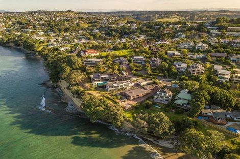 Photo of property in 27 Chelverton Terrace, Red Beach, 0932