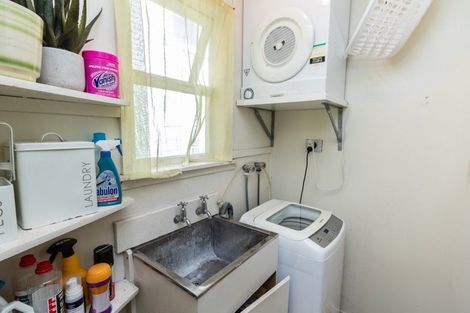 Photo of property in 112 Oriel Avenue, Tawa, Wellington, 5028