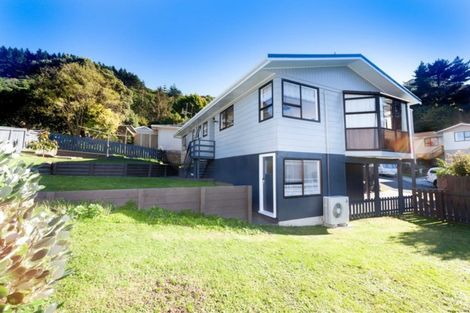 Photo of property in 11 Forglen Place, Tawa, Wellington, 5028
