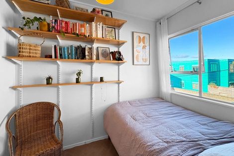 Photo of property in 4/218 Onepu Road, Lyall Bay, Wellington, 6022
