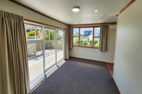 Photo of property in 2 Donnelly Street, Oakura, 4314