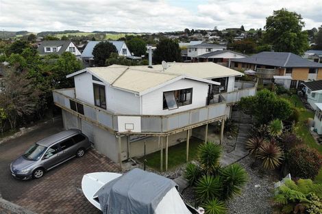 Photo of property in 27 Petrie Street, Pomare, Rotorua, 3015