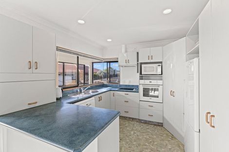 Photo of property in 9c Del Mar Place, Merrilands, New Plymouth, 4312