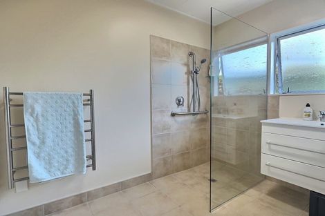 Photo of property in 2/191 Kennedy Road, Marewa, Napier, 4110