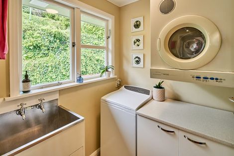 Photo of property in 27 Bedford Street, Northland, Wellington, 6012