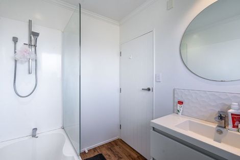 Photo of property in 10 Great North Road, Winton, 9720