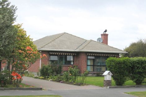 Photo of property in 15 Liverton Crescent, Bishopdale, Christchurch, 8053