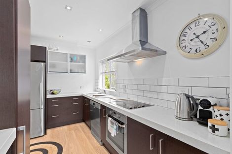 Photo of property in 2/26 Penning Road, Castor Bay, Auckland, 0620