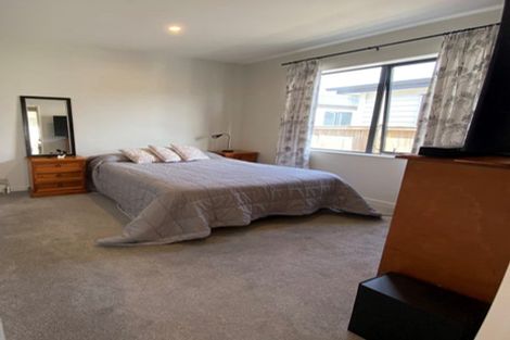 Photo of property in 14 Vinistra Road, Kumeu, 0810