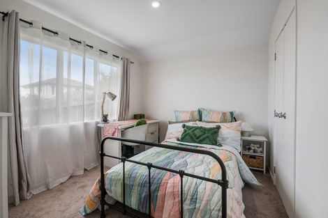 Photo of property in 69 Bluebird Crescent, Unsworth Heights, Auckland, 0632