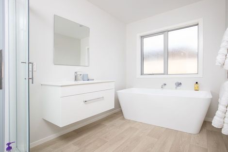 Photo of property in 18 Tarata Grove, Lansdowne, Masterton, 5810