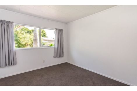 Photo of property in 23 Landow Place, Henderson, Auckland, 0612