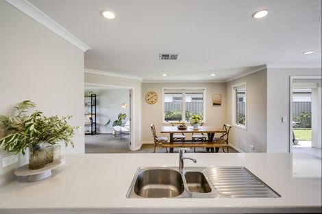 Photo of property in 17 Aoraki Road, Poraiti, Napier, 4112