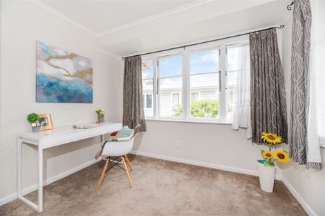 Photo of property in 87 Godley Road, Green Bay, Auckland, 0604