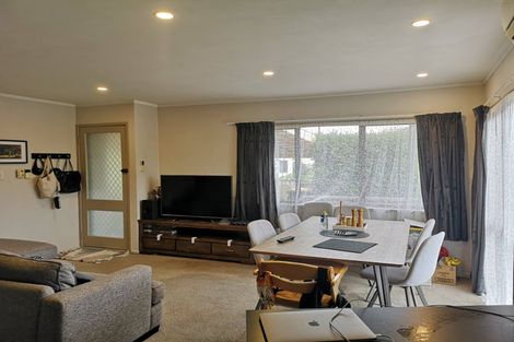 Photo of property in 1/135 Edmonton Road, Te Atatu South, Auckland, 0610