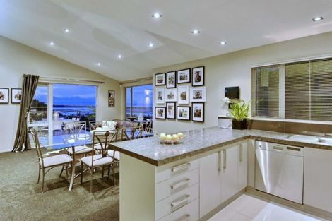 Photo of property in 12 Mandalay Lane, Redcliffs, Christchurch, 8081