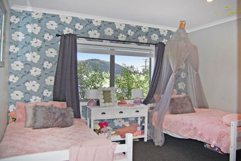 Photo of property in 9 Mountain Road, Kaiwaka, 0587