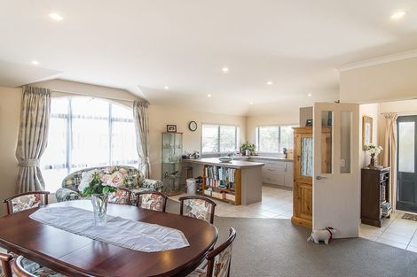 Photo of property in 31 Holcombe Drive, Paraparaumu, 5032