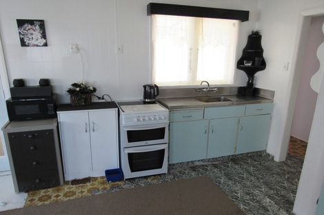 Photo of property in 12 Burns Street, Hawera, 4610