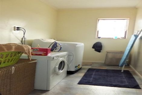 Photo of property in 25 Pelorous Street, Paparangi, Wellington, 6037