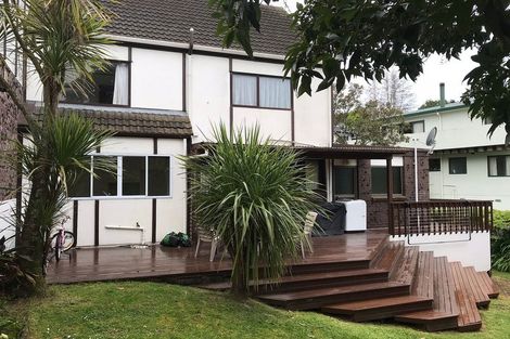 Photo of property in 2/5 Kegworth Place, Browns Bay, Auckland, 0630
