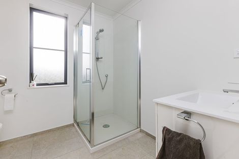 Photo of property in 15 Saddleback Crescent, Papakura, 2110