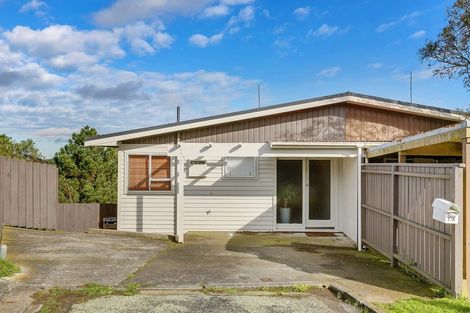 Photo of property in 15a Colchester Crescent, Newlands, Wellington, 6037