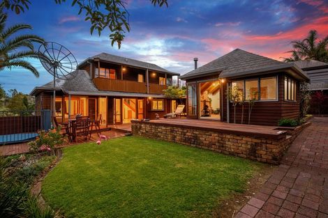 Photo of property in 16 Braemar Road, Castor Bay, Auckland, 0620