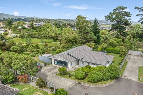 Photo of property in 28 Sunstone Crescent, Brown Owl, Upper Hutt, 5018