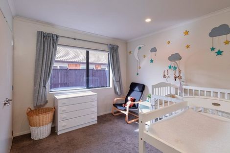 Photo of property in 17 Aberdeen Crescent, Wattle Downs, Auckland, 2103