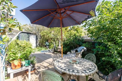 Photo of property in 731 Swanson Road, Swanson, Auckland, 0612