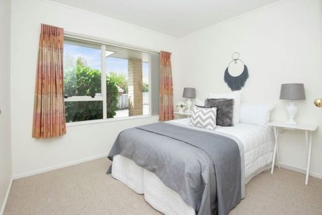 Photo of property in 2/39 Tarnica Road, Northpark, Auckland, 2013