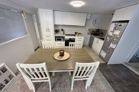 Photo of property in 158 Carlisle Road, Northcross, Auckland, 0632