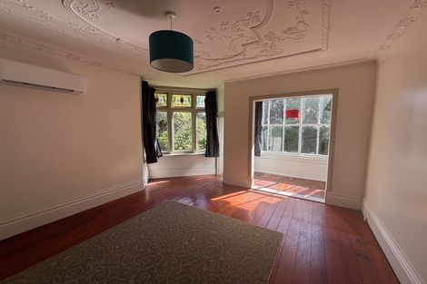 Photo of property in 21 Grass Street, Roseneath, Wellington, 6011