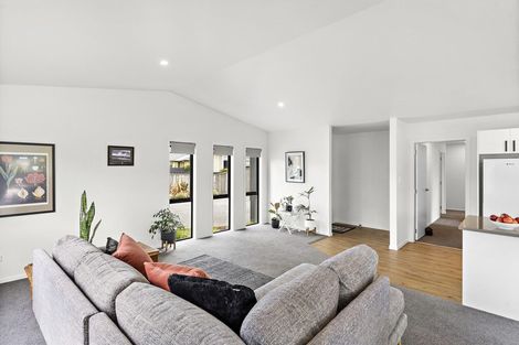 Photo of property in 17 Tarata Grove, Lansdowne, Masterton, 5810