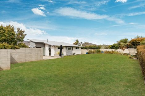 Photo of property in 2 Bell Street, Lake Hawea, Wanaka, 9382