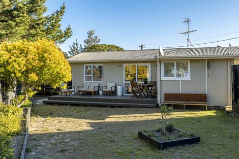 Photo of property in 15 South Crescent, Amberley, 7481